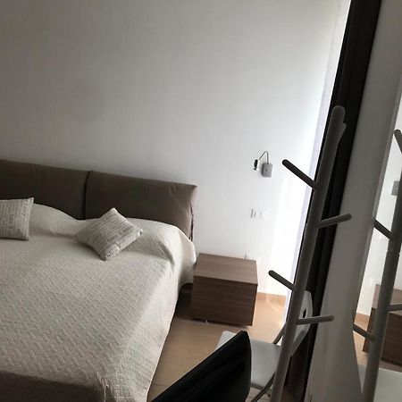 5 Miles Apt Rocca Cinquemiglia Exterior foto