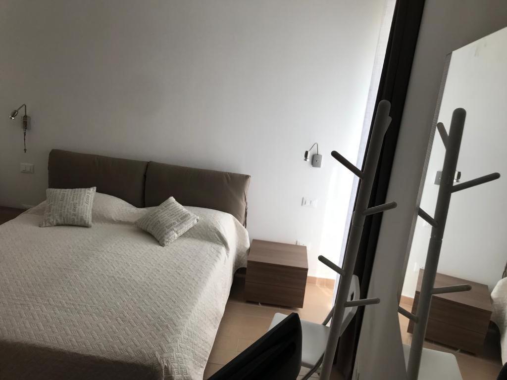 5 Miles Apt Rocca Cinquemiglia Exterior foto