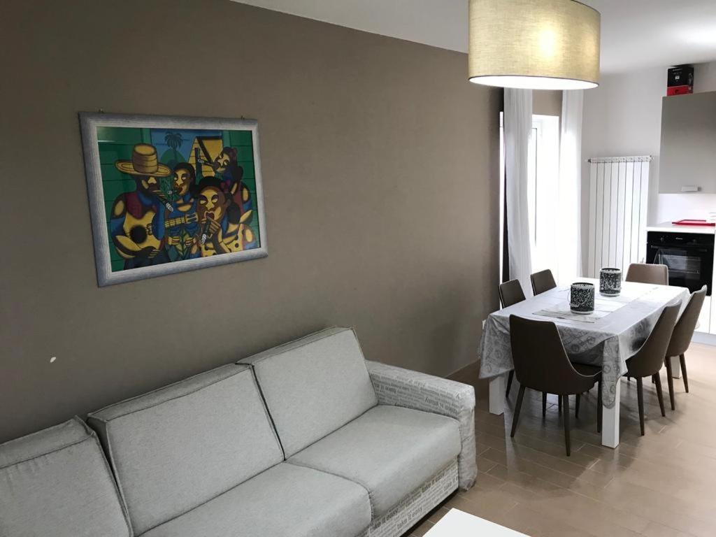 5 Miles Apt Rocca Cinquemiglia Exterior foto