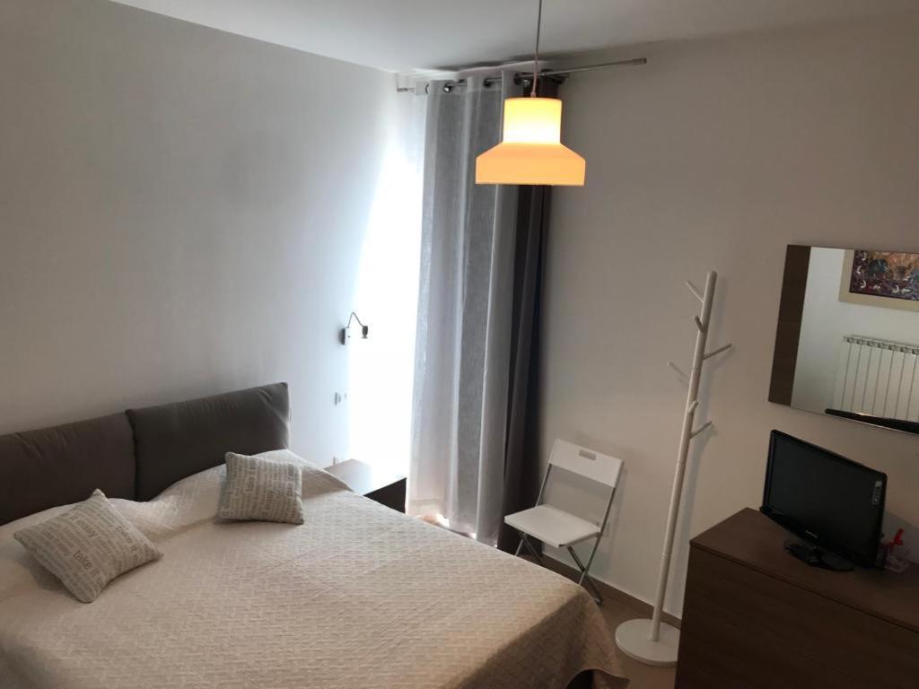 5 Miles Apt Rocca Cinquemiglia Exterior foto